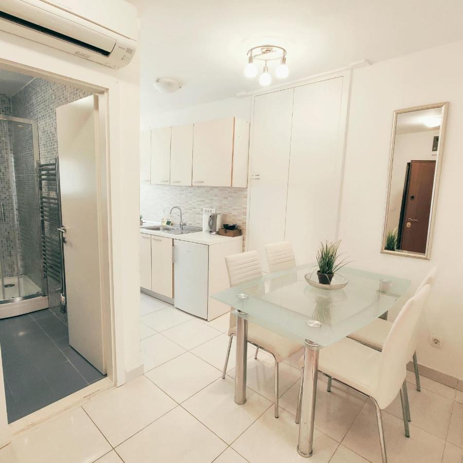Iron Gates Apartments สปลิท ภายนอก รูปภาพ