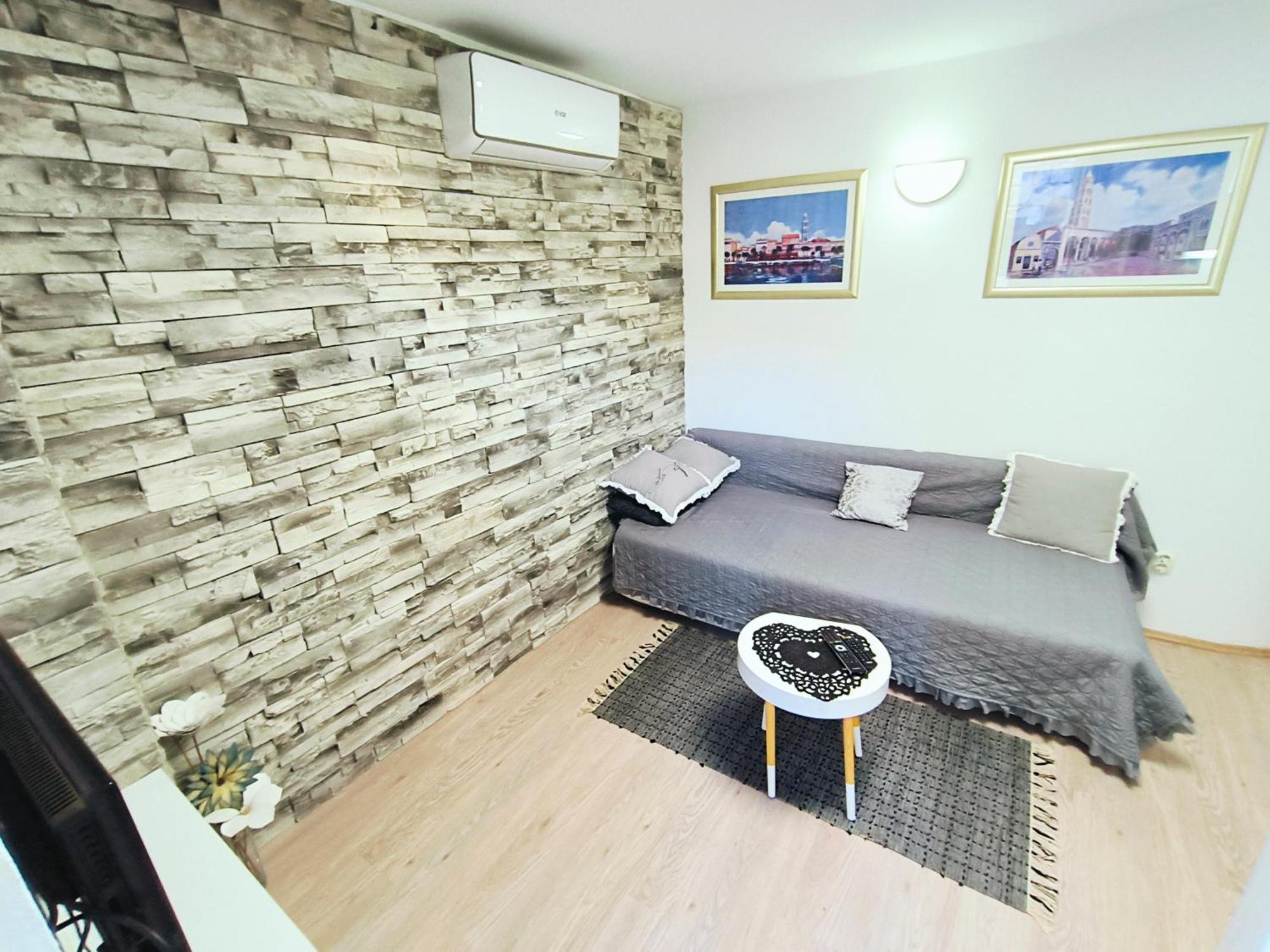 Iron Gates Apartments สปลิท ภายนอก รูปภาพ