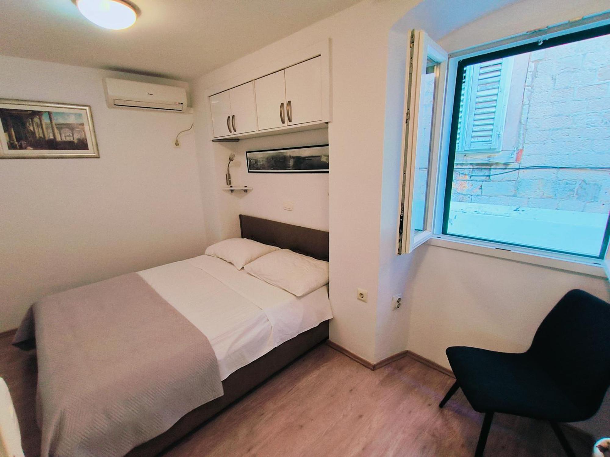 Iron Gates Apartments สปลิท ภายนอก รูปภาพ