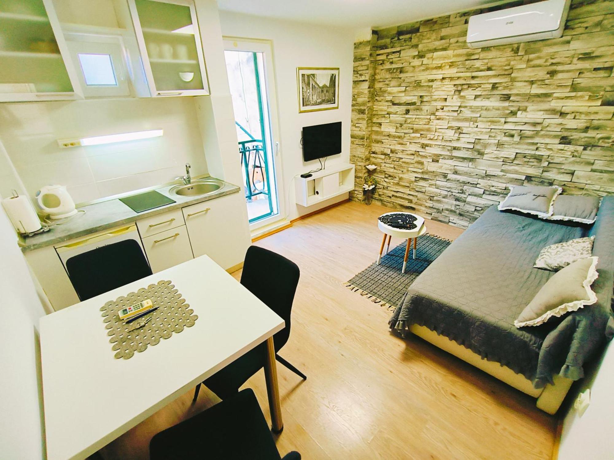Iron Gates Apartments สปลิท ภายนอก รูปภาพ